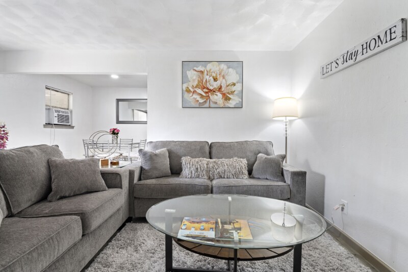 Building Photo - 5510 Reiger Ave