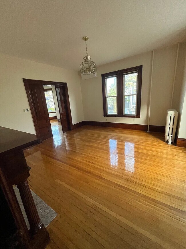 Building Photo - 58 Boston St