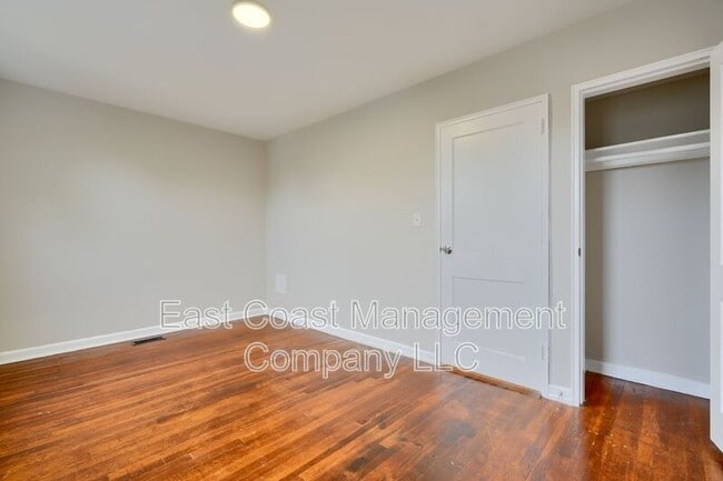 Building Photo - 1535 Chilworth Ave