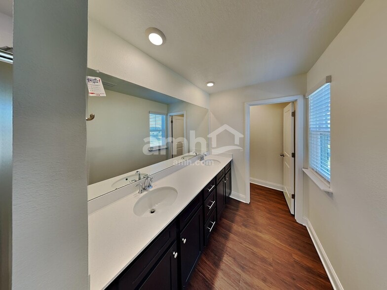 Building Photo - 2752 Sunrise Lndg Lp