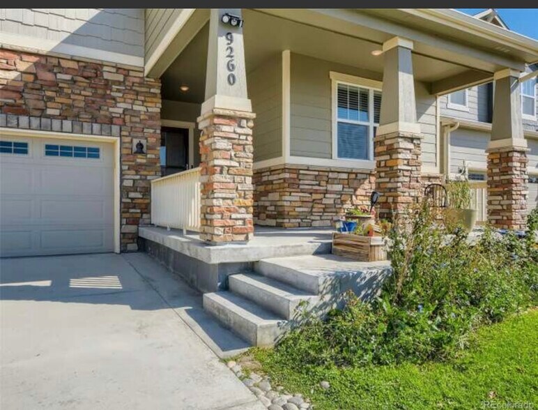 Entrance with 2 car garage - 9260 Rifle St