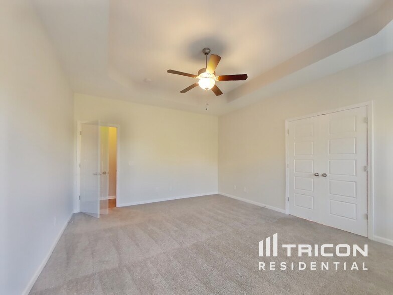 Building Photo - 746 W Coker Way