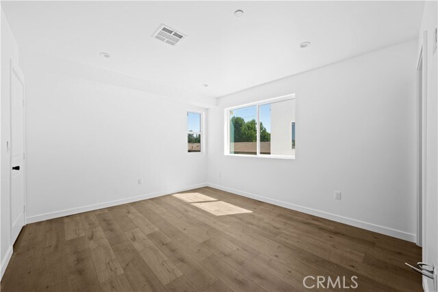 Building Photo - 6830 Hazeltine Ave