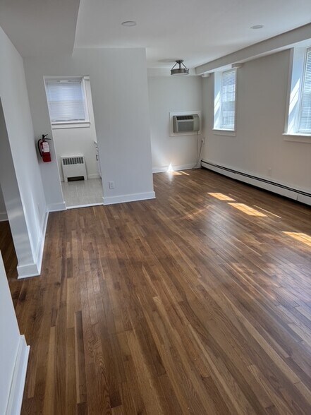 Newly Renovated - 604 Chestnut St