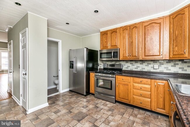 Building Photo - 1315 Webster St