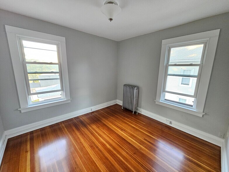 Building Photo - 217 S Whittlesey Ave
