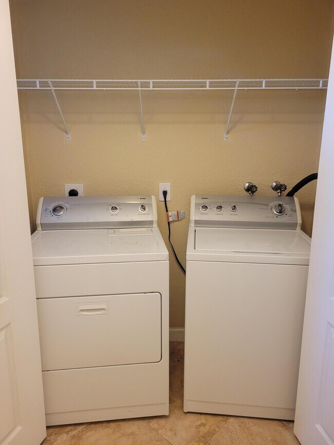 Building Photo - 1130 Shoma Dr