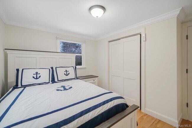 Building Photo - 19 Pine Tree Ln