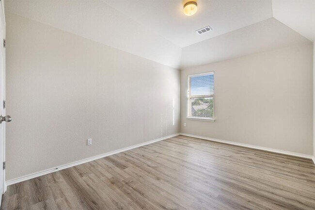 Building Photo - 105 Peggy Dr