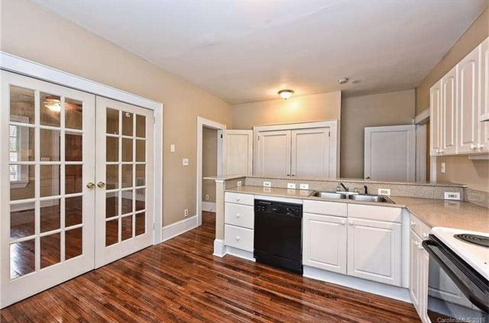 Kitchen - 322 Walnut Ave