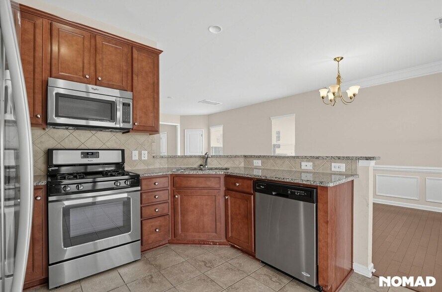 Building Photo - 6032 Carrollton Ln