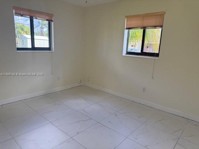 Building Photo - 6111 SW 39th Ct