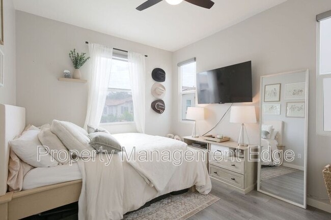 Building Photo - 4121 Sitio Flor