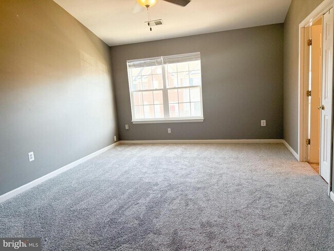 Building Photo - 204 Langley Ct