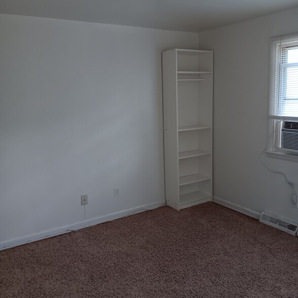 Building Photo - 427 Kalmia St