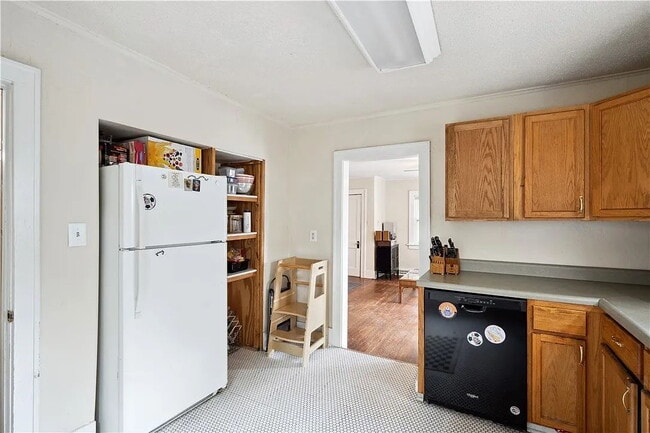 Building Photo - 1020 28th St