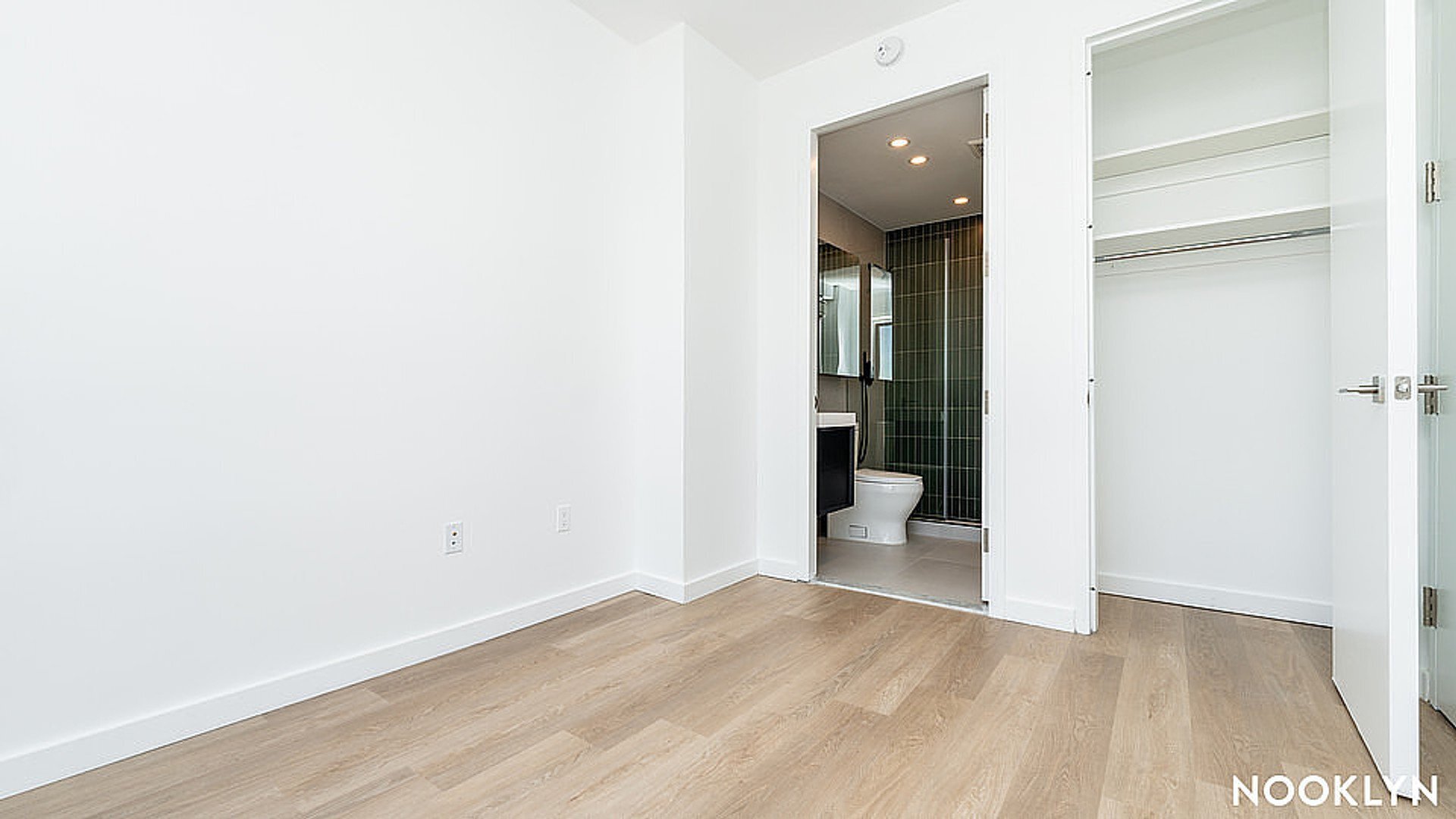 Building Photo - 527 Grand Ave