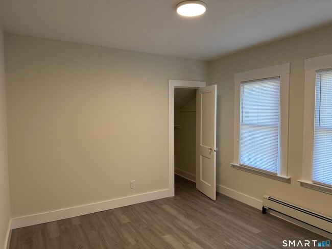 Building Photo - 393 Newhall St