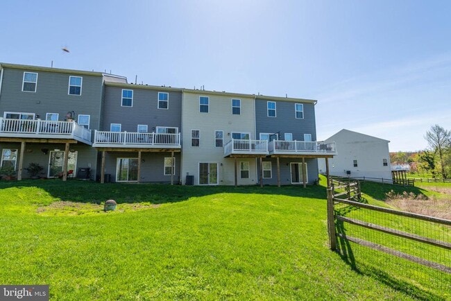 Building Photo - 157 Mulberry Dr