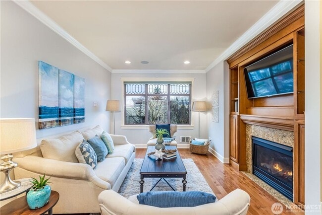 Building Photo - 2bd/2.5ba Seattle Townhome
