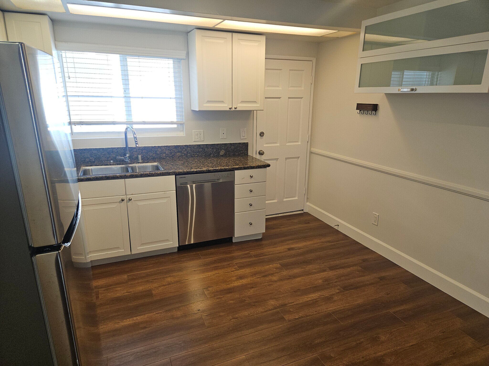 Building Photo - 1906 Rockefeller Ln