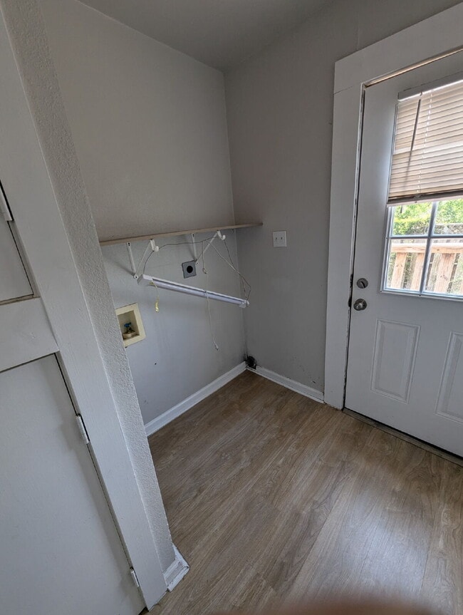 Building Photo - 2 BEDROOM BUNGALOW IN DIGNOWITY