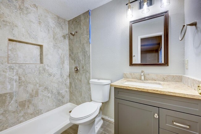 Building Photo - 6300 Capriola Dr