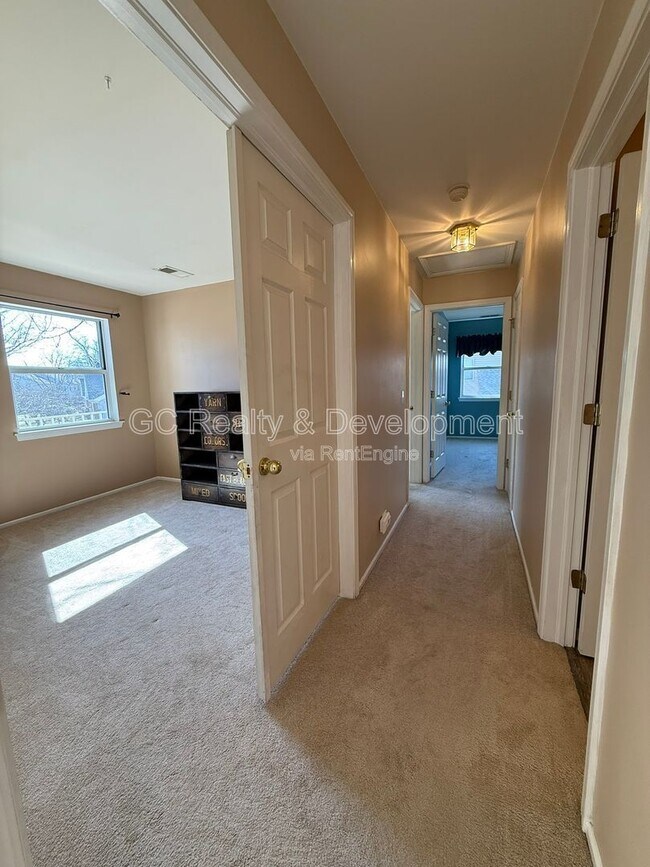 Building Photo - 2878 Meadow Ln