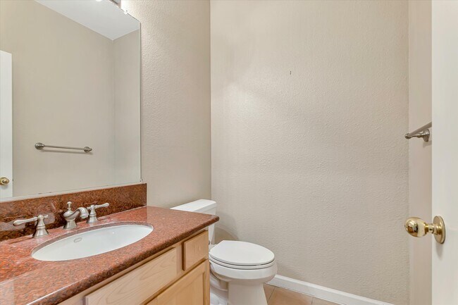 Building Photo - 929 Monarch Cir