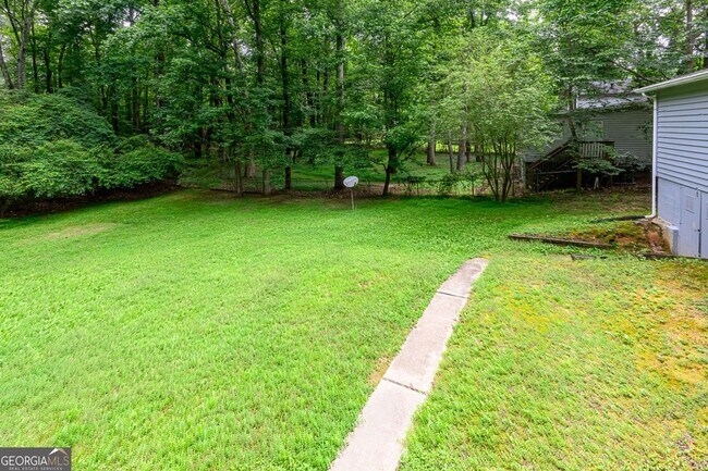 Building Photo - 2100 Whitebluff Way
