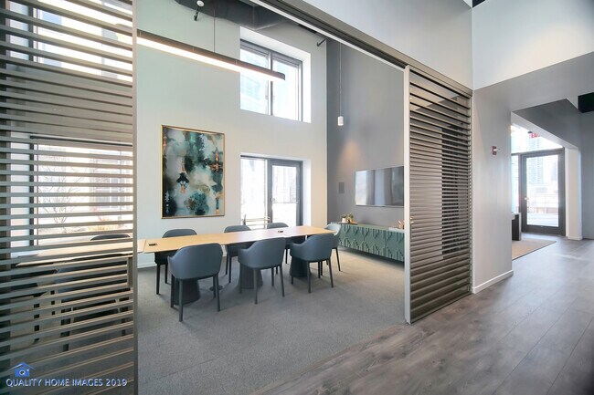 Building Photo - 450 E Waterside Dr