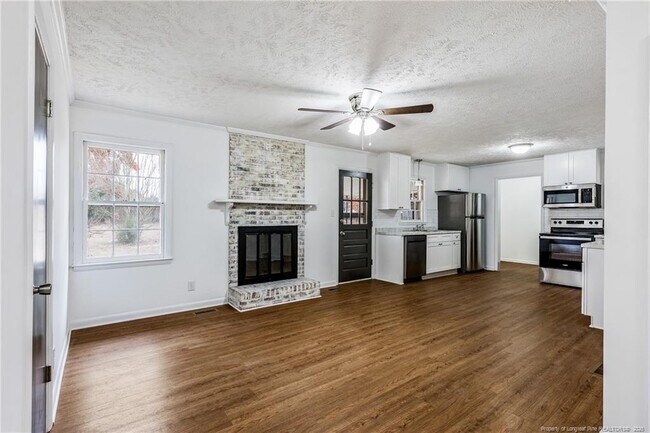Building Photo - 909 Kaywood Dr