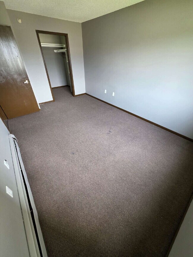 Building Photo - *WINTER MOVE-IN SPECIAL* 3 Bedroom | 2 Bat...