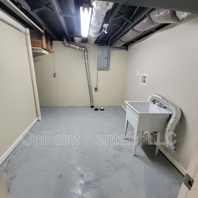Building Photo - 30816 Grandview Ave
