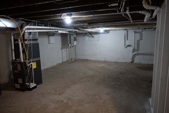 Building Photo - 2857 W Garrison Ave