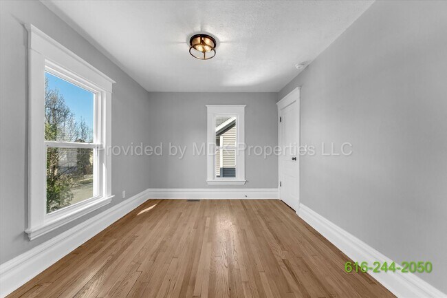 Building Photo - STUNNING REMODEL!!! Extremely Spacious 3 Bedroom (Extra Room) Home!! SECTION 8 APPROVED! (Handica...