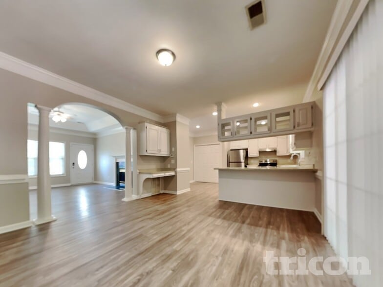 Building Photo - 203 Manor View Ct