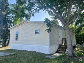 Building Photo - 1813 Daffodil Ave