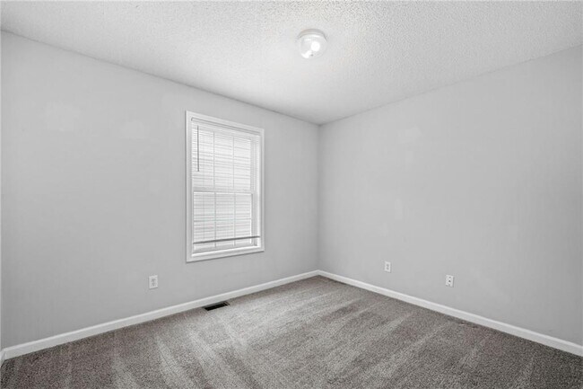 Building Photo - 66 Hanna Dr