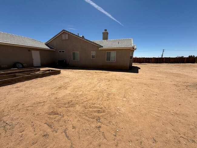 Building Photo - Beautiful Home In Apple Valley Vineyards-4...