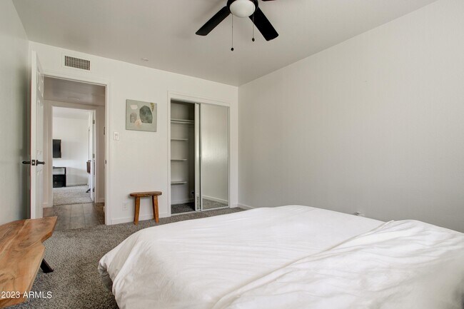 Building Photo - 1201 E Northview Ave