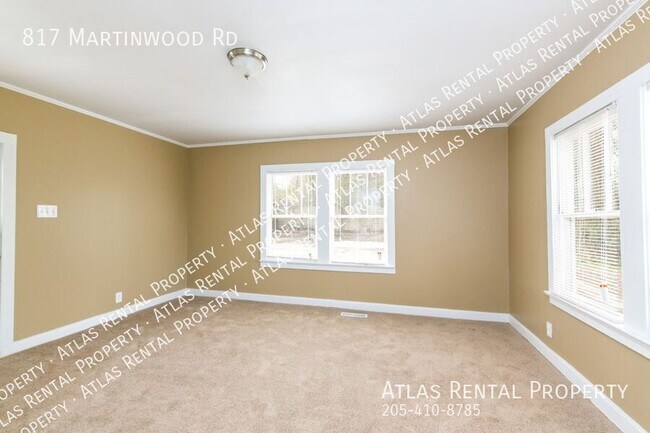 Building Photo - 817 Martinwood Rd