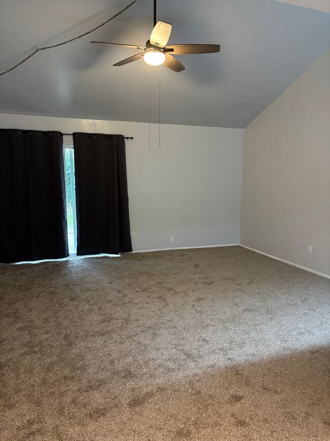 Building Photo - 3 B/R 2 BA Beautiful Home in Yuba City- AVAILABLE NOW!