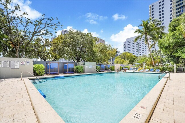 Building Photo - 850 N Miami Ave