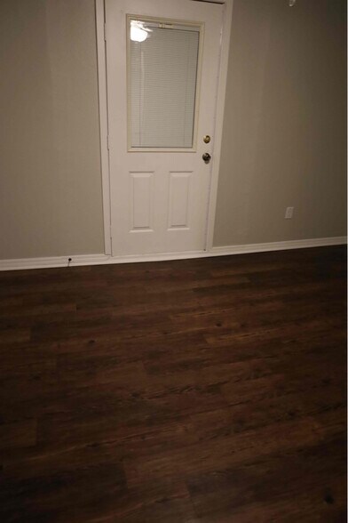 Building Photo - 208 E Starr Ave