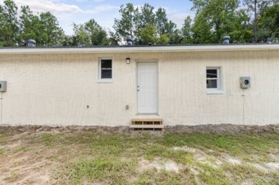 Building Photo - 1217 Pineview St