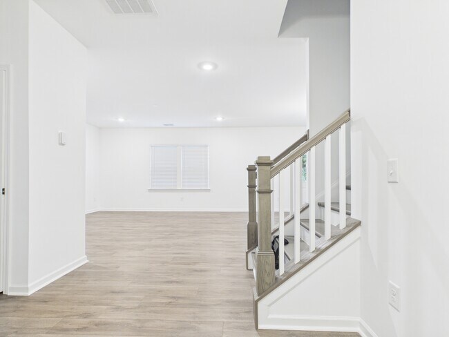Building Photo - 5637 Bay Rock Rd