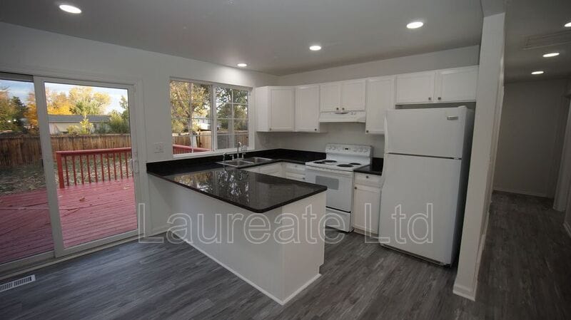 Building Photo - 15559 E Bates Ave