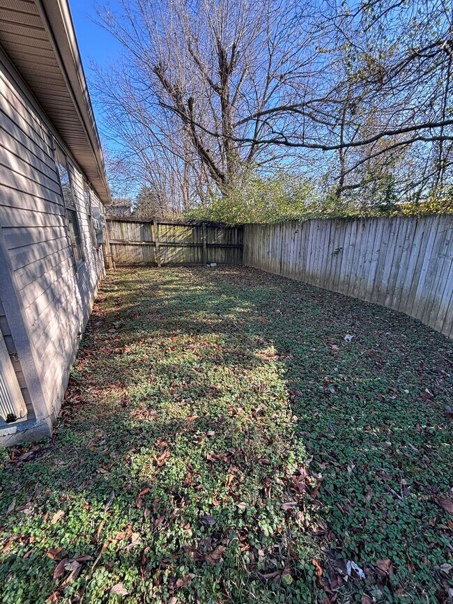 Building Photo - 1673-1675 E. Evalyn Circle