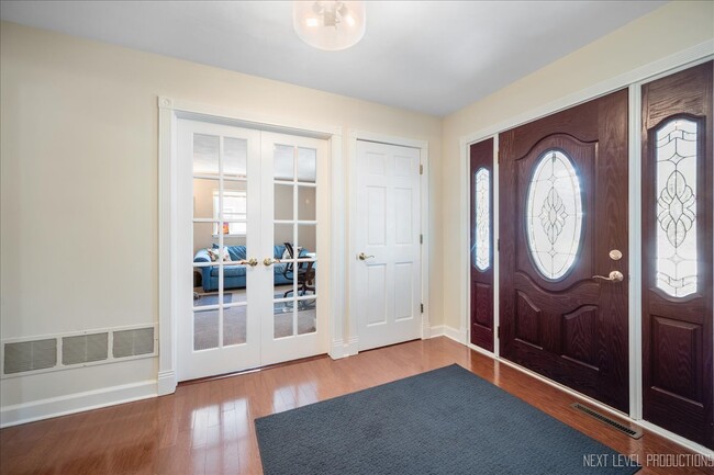 Building Photo - 747 Cheever Ave